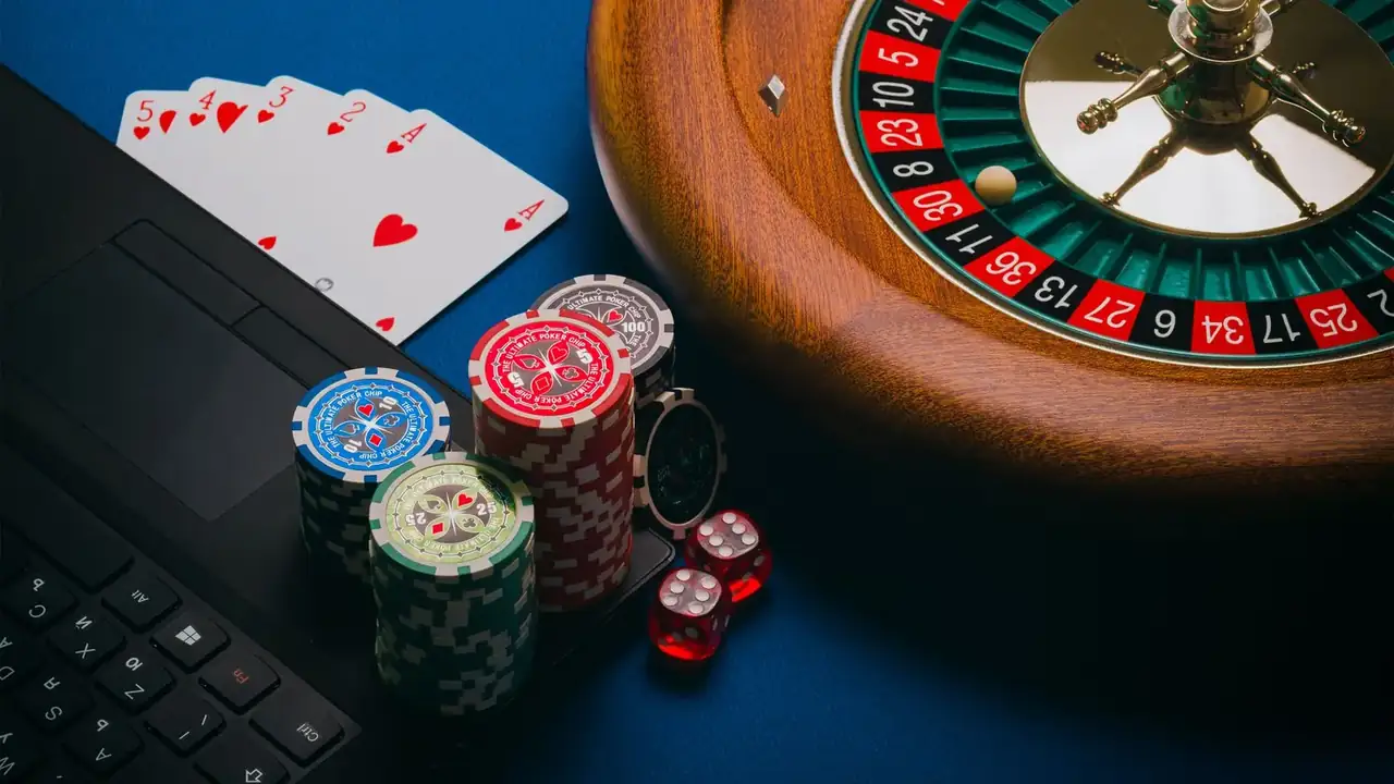 Casino floor at Qalexagrand Lodge